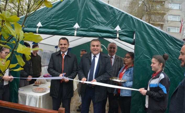 Görele'de öğrencilerden Yemen için kermes