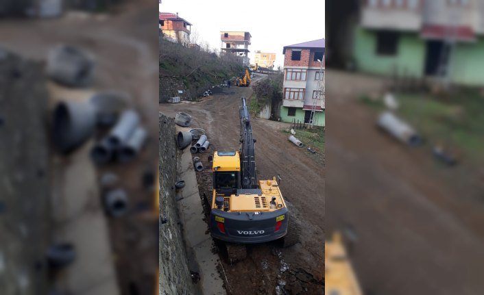 Kaşüstü'ndeki kanalizasyon ve içme suyu çalışmaları