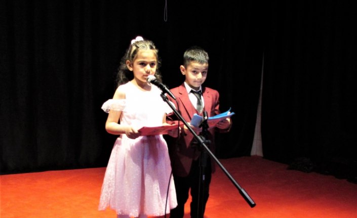 Kavak'ta birinci sınıf öğrencilerinden okuma bayramı