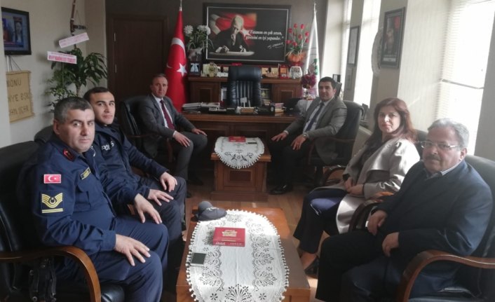 Kaymakam Doğan, Uçar'ı tebrik etti