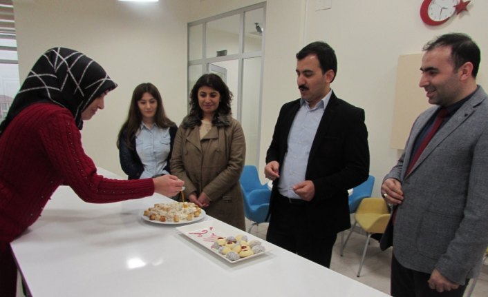 Kaymakam Koşal'dan pasta yapımı kursuna ziyaret