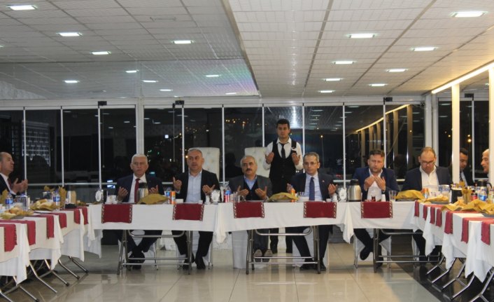 Kaymakam Pişkin, eski Başkan Şahin onuruna yemek verdi