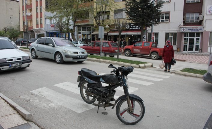 Motosikletin çarptığı yaya yaşamını yitirdi