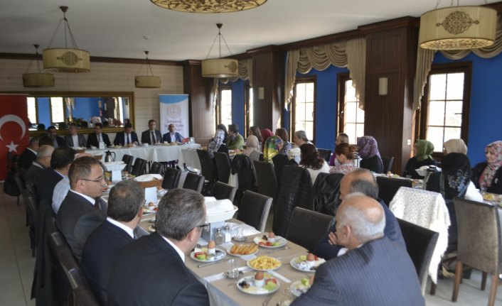 Safranbolu'da okul aile birliği başkanlarıyla toplantı