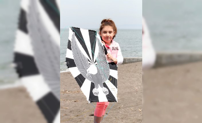 Sahilde uçurtma şenliği