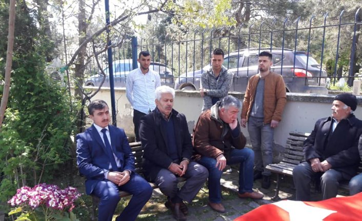 Şehit Satılmış Şahin kabri başında dualarla anıldı