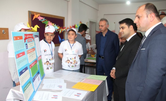 Taşova'da TÜBİTAK 4006 Fuarı açıldı