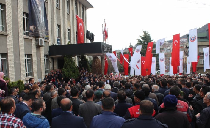 Tosya Belediye Başkanı Kavaklıgil, görevine başladı