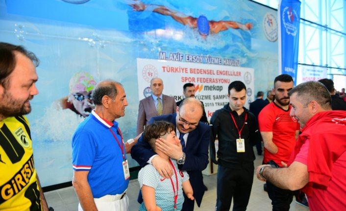 Türkiye Bedensel Engelliler Yüzme Şampiyonası başladı