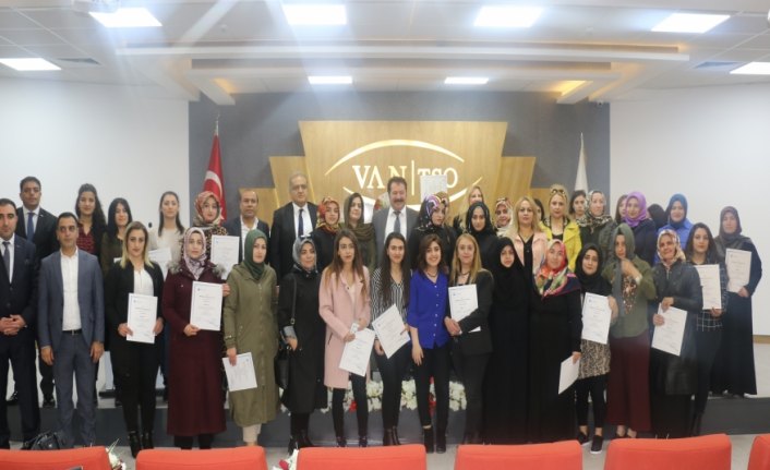 Vanlı kadın girişimciler sertifikalarını aldı