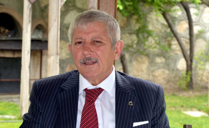 Amasya Belediyesi hizmet binasının tabelaları değiştirildi