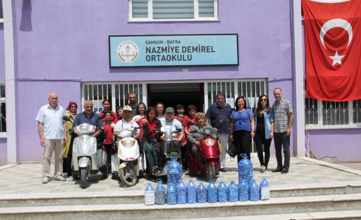 Bafra'da öğrencilerden mavi kapak kampanyasına destek