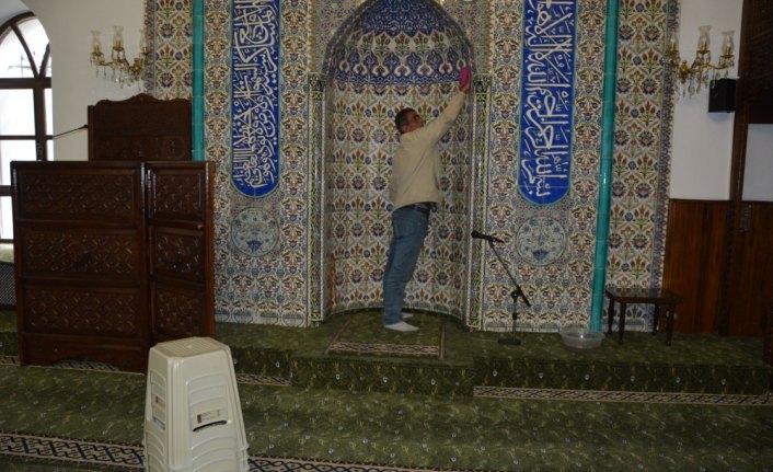 Camiler gül suyu ile yıkandı