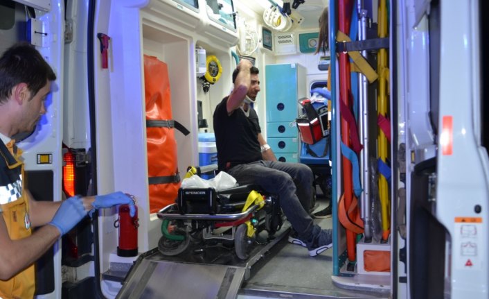 Cenazeye giderken kaza geçirdiler