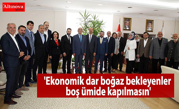 'Ekonomik dar boğaz bekleyenler boş ümide kapılmasın'