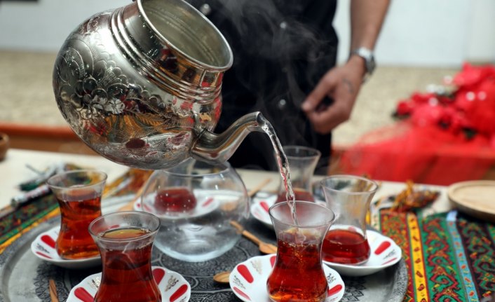 En iyi çayı demlemek ve sunmak için yarıştılar