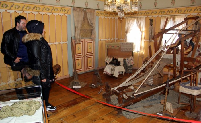 Etnografya Müzesine ziyaretçi ilgisi