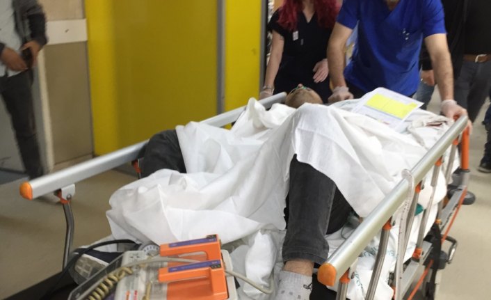 Geç gelen elektrik tesisatçısının makasla yaralandığı iddiası