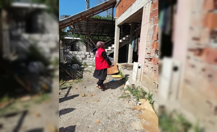 Gençlik Merkezinden ramazan paketi yardımı