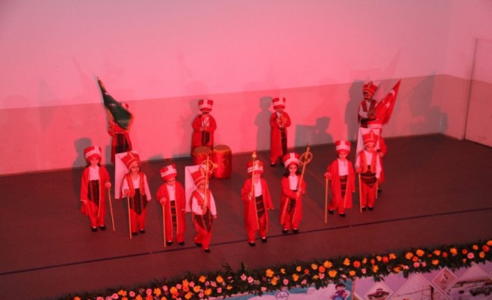 Hazreti Hatice Kur'an Kursu öğrencilerinin yıl sonu etkinliği