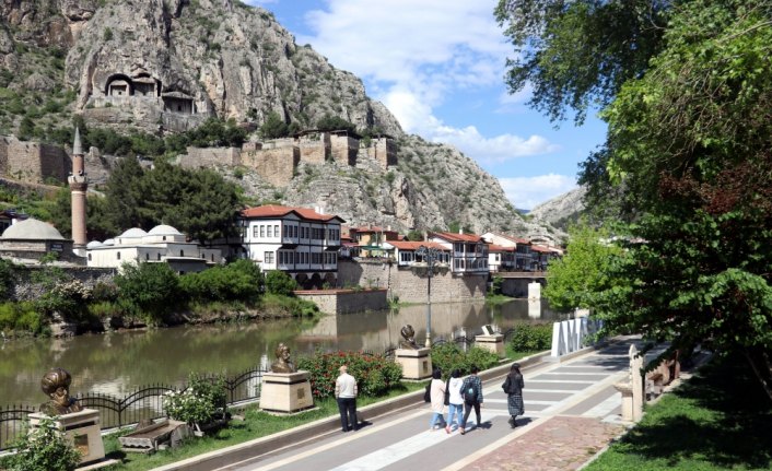 HUZUR VE BEREKET AYI RAMAZAN - 