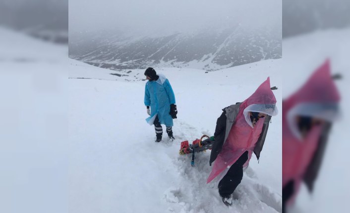 Kaçkar Dağları'nda yaralanan dağcının tedavisi sürüyor