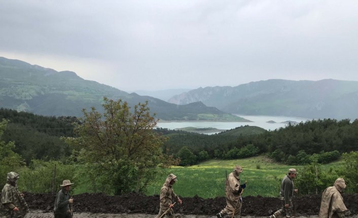 Kaybolan 1,5 yaşındaki Ecrin'i arama çalışmaları sürüyor