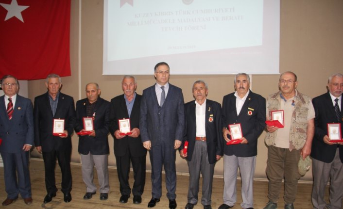 Kıbrıs gazilerine madalya ve berat verildi