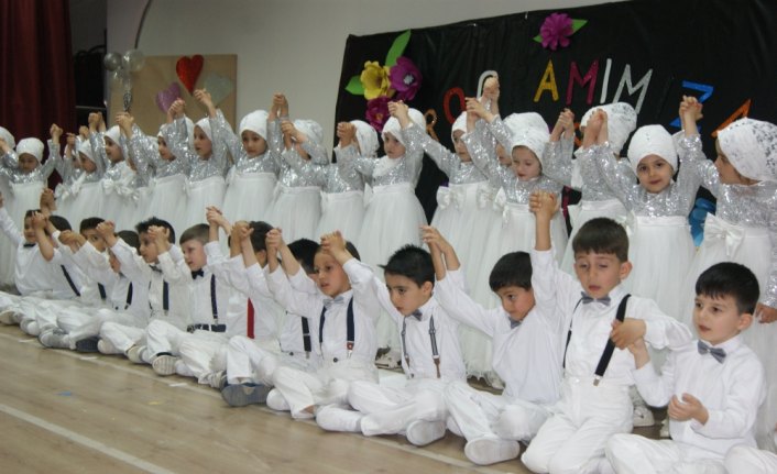 Kur'an kursu öğrencilerinin yıl sonu programı