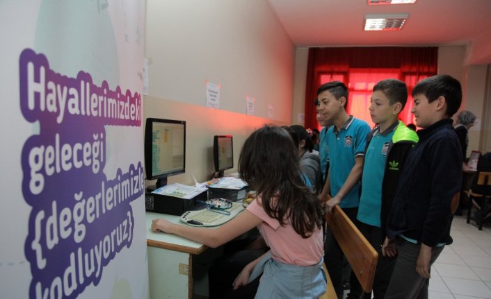 Kuveyt Türk'ten meraklı kaşiflere kodlama ve robotik eğitimi