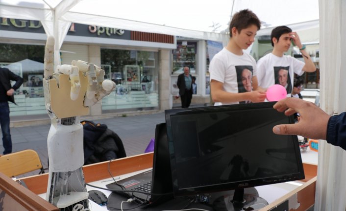 Öğrenciler robotik kol tasarladı