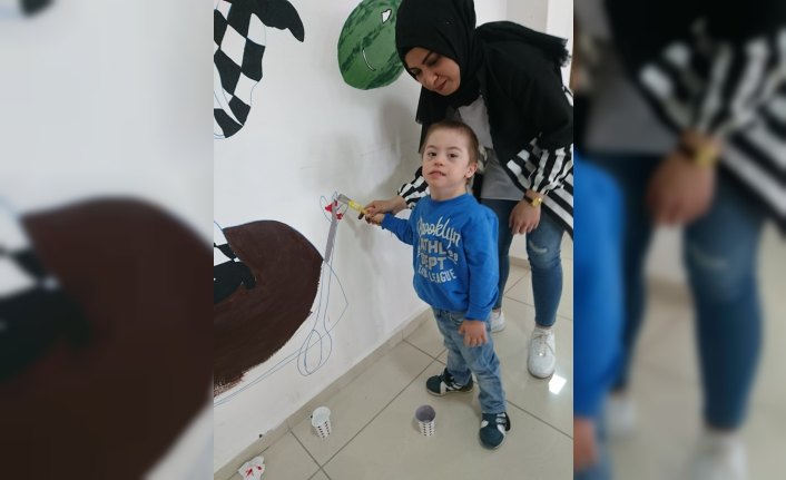 Okul duvarlarını boyadılar