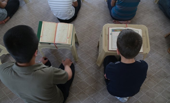 Şehit askerler ve AA muhabiri için hatim