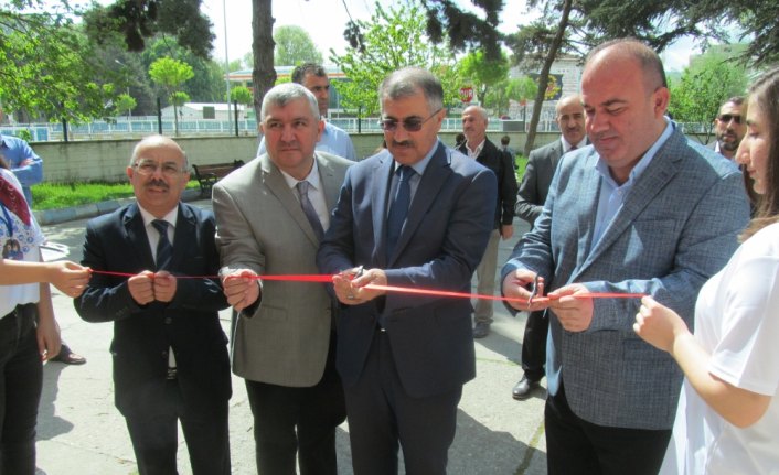 Turhal'da 4006 TÜBİTAK Bilim Fuarı açıldı