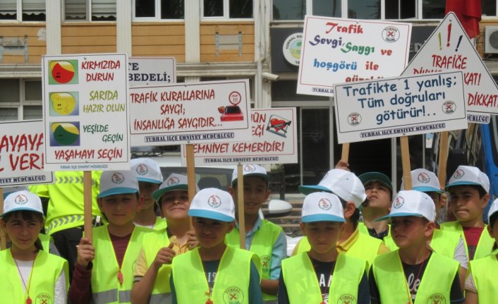 Turhal'da Karayolu Güvenliği ve Trafik Haftası etkinliği