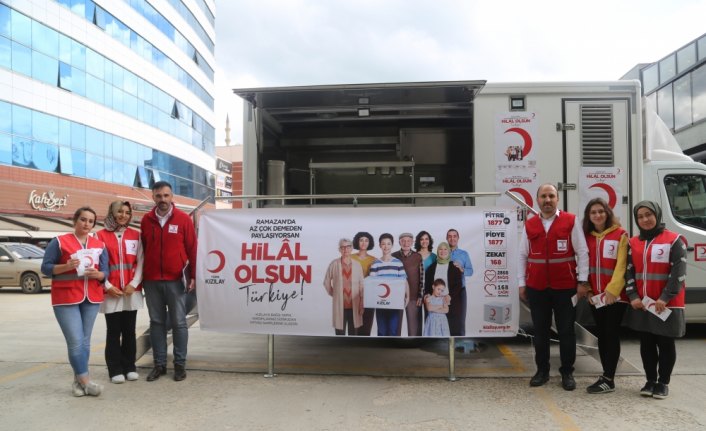 Türk Kızılaydan zekat ve gıda yardımları