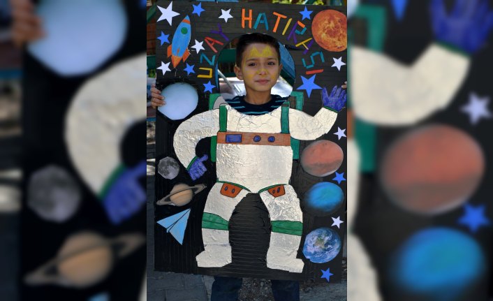 Üniversite öğrencileri köy çocuklarının 