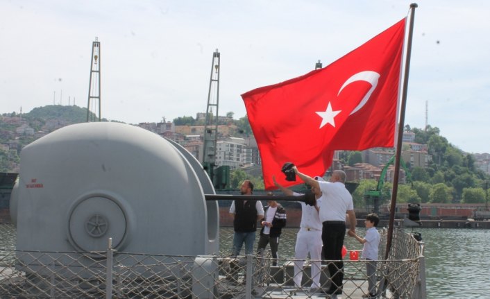 Zonguldak'ta askeri gemi ziyarete açıldı