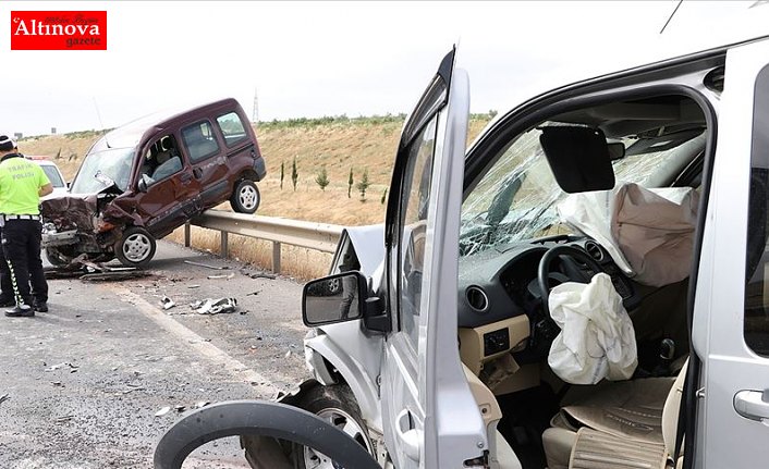 Bayram tatilinde trafik kazaları can almaya devam ediyor
