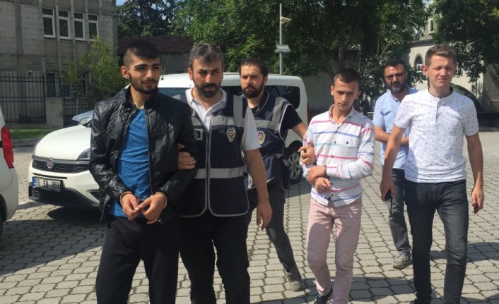 Etek giydirerek tehdit ve şantaj iddiası