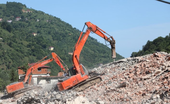 Fırtına Vadisi'nde kaçak yapıların yıkımına başlandı