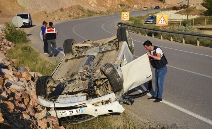 Gümüşhane'de trafik kazaları: 4 yaralı