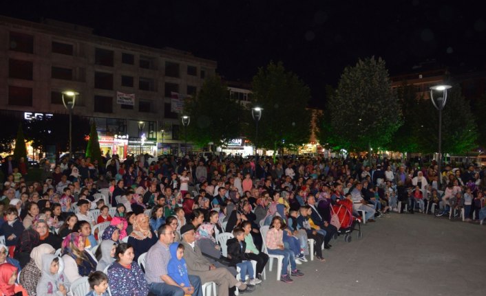 Havza'da Hacivat ve Karagöz sahnelendi