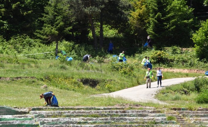 Kafkasör Yaylası'ndaki çöpler toplandı