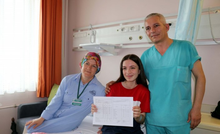 Karnesini tedavi gördüğü hastanede aldı