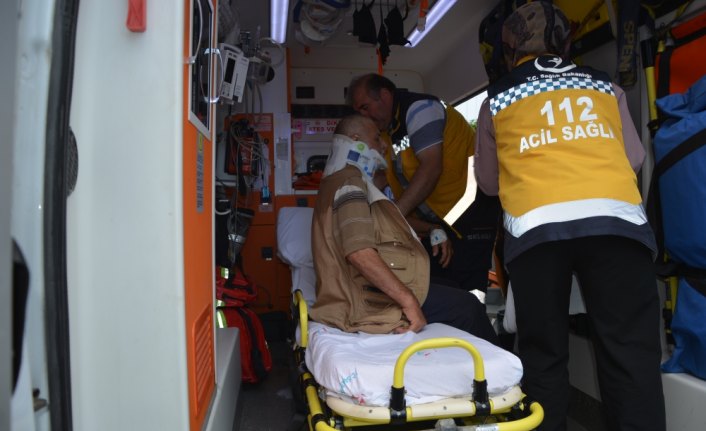 Kastamonu'da otobüs ile otomobil çarpıştı: 3 yaralı