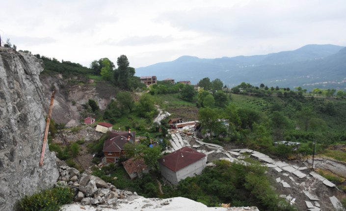 Kurtulmuş heyelanlı mahallede incelemede bulundu