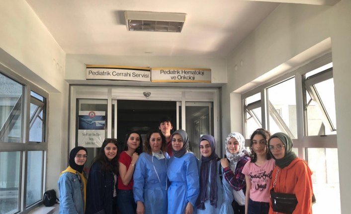 Liseli gençlerden örnek davranış