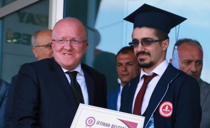 Rektör Aydın'dan Samsun Üniversitesi Roket Takımı'na ödül