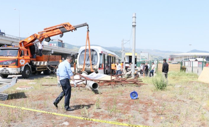 Samsun'da tramvay manevra sırasında raydan çıktı